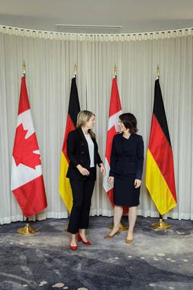 (R-L) Annalena Baerbock, Bundesaussenministerin, trifft Melanie Joly, Ministerin fuer auswaertige Angelegenheiten von Kanada, zum Gespraech in Montreal, 03.08.2022. Montreal Canada