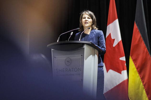 News Themen der Woche KW31 News Bilder des Tages Annalena Baerbock, Bundesaussenministerin, und Melanie Joly, Ministerin fuer auswaertige Angelegenheiten von Kanada, (hier nicht im Bild) geben eine gemeinsame Pressekonferenz. Montreal, 03.08.2022. Montreal Canada *** Annalena Baerbock, German Foreign Minister, and Melanie Joly, Minister of Foreign Affairs of Canada, not pictured here, give a joint press conference Montreal, 03 08 2022 Montreal Canada Copyright: xJaninexSchmitz photothek.dex