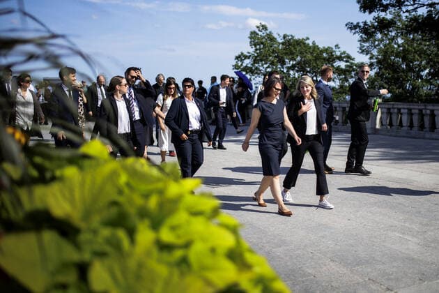 (L-R) Annalena Baerbock, Bundesaussenministerin, und Melanie Joly, Ministerin fuer auswaertige Angelegenheiten von Kanada, aufgenommen bei einem gemeinsamen Spaziergang durch den Park am Mont Royal zum Aussichtspunkt Kondiaronk Belvedere . Montreal, 03.08.2022. Montreal Canada