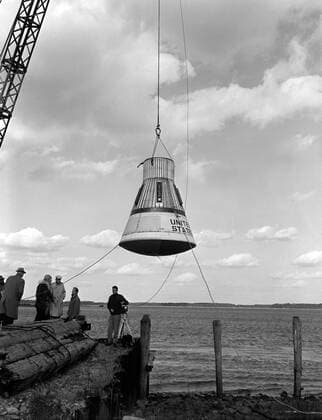 Water drop and recovery from shore-based crane at Langley s back river. Copyright: xpiemagsx piemagsspace-594 !ACHTUNG AUFNAHMEDATUM GESCHÄTZT!