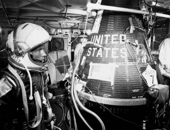 S63-06124 (1963) --- Astronaut L. Gordon Cooper Jr., prime pilot for the Mercury Atlas 9 (MA-9) mission, arrives at the top of the gantry during a preflight simulated mission, three days before he is scheduled to take Faith 7 on the 22-orbit flight. Copyright: xpiemagsx piemagsspace-1064 !ACHTUNG AUFNAHMEDATUM GESCHÄTZT!