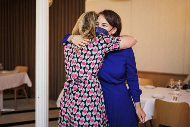 (R-L) Annalena Baerbock, Bundesaussenministerin, trifft Melanie Joly, Ministerin fuer auswaertige Angelegenheiten von Kanada, zu einem gemeinsamen Abendessen. Montreal, 02.08.2022. Montreal Canada