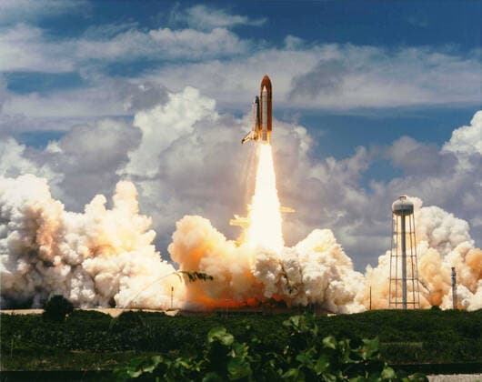 KENNEDY SPACE CENTER, FLA. - The second International Microgravity Laboratory-2 (IML-2) is off to an ontime start as the Space Shuttle Columbia lifts off from Launch Pad 39A at 12:43:00 p.m. EDT. On board are a crew of seven and more than 80 investigations developed by more than 200 scientists from 13 countries. The IML-2 complement includes materials science, bioprocessing, space and radiation biology, and human physiology experiments that will be carried out over the course of the 14-day flight. The commander of Space Shuttle Mission STS-65 is Robert D. Cabana. James D. Halsell Jr. is the pilot; the payload commander is Richard J. Hieb; the three mission specialists are Carl E. Walz, Leroy Chiao and Donald A. Thomas. Dr. Chiaki Mukai Copyright: xpiemagsx piemagsspace-3372 !ACHTUNG AUFNAHMEDATUM GESCHÄTZT!