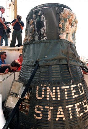 KENNEDY SPACE CENTER, FLA. -- A close-up of the recently recovered Liberty Bell 7 Project Mercury capsule from the ocean floor shows the lettering United States still clearly visible on its side. Thirty-eight years ago, the capsule made a successful 16-minute suborbital flight, with astronaut Virgil Gus Grissom aboard, and splashed down in the Atlantic Ocean. A prematurely jettisoned hatch caused the capsule to flood and a Marine rescue helicopter was unable to lift it. It quickly sank to a three-mile depth. Grissom was rescued but his spacecraft remained lost on the ocean floor, until now. In an expedition sponsored by the Discovery Channel, underwater salvage expert Curt Newport fulfilled a 14-year dream in finding and, after one a Copyright: xpiemagsx piemagsspace-10585 !ACHTUNG AUFNAHMEDATUM GESCHÄTZT!
