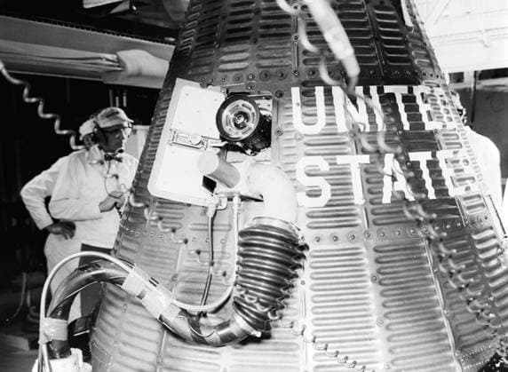 S61-03705 (1961) --- Close-up view of the fueling of the Liberty Bell 7 for the Mercury-Redstone 4 (MR-4) mission. Copyright: xpiemagsx piemagsspace-54390 !ACHTUNG AUFNAHMEDATUM GESCHÄTZT!