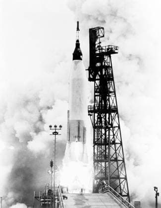 S62-02849 (24 May 1962) --- The Mercury-Atlas 7 (MA-7), carrying astronaut M. Scott Carpenter, was launched by NASA from Pad 14, Cape Canaveral, Florida, on May 24, 1962. Copyright: xpiemagsx piemagsspace-54409 !ACHTUNG AUFNAHMEDATUM GESCHÄTZT!
