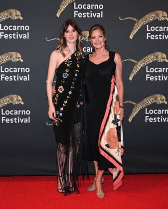 Locarno, Swiss Locarno Film Festival 2022 Daisy Edgard Jones Leopard Club Award red carpet Elizabeth Gabler president 3000 Pictures In the photo: Daisy Edgard Jones dress Chaneays, Elizabeth Gabler president 3000 Pictures  Copyright: xNickxZonnax xipa-agency.netx xNickxZonnax