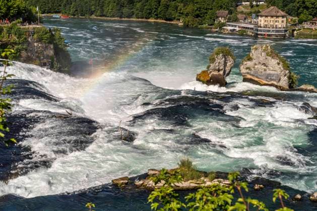 Rheinfall Wasserfall Rheinfall bei Neuhausen am Rheinfall, Schweiz, Europa Rhine Falls, Neuhausen am Rheinfall, Switzerland, Europe *** Rhine Falls Waterfall Rhine Falls near Neuhausen am Rheinfall, Switzerland, Europe Rhine Falls, Neuhausen am Rheinfall, Switzerland, Europe