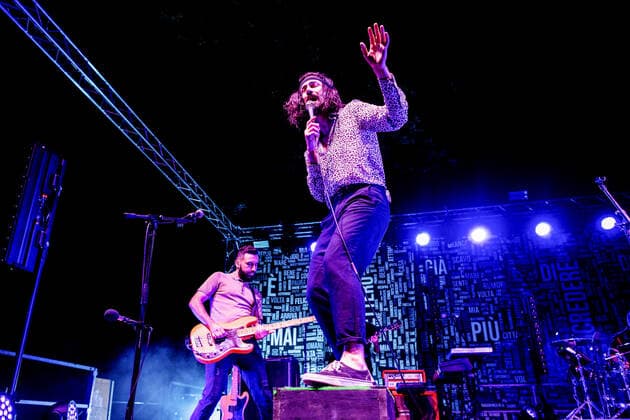 August 6, 2022, Montalto delle Marche, Italy: Aimone Romizi of Alternative Italian rock band Fast Animals and Slow Kids performs in the live concert. Montalto delle Marche Italy - ZUMAs197 20220806_zaa_s197_346 Copyright: xMairoxCinquettix