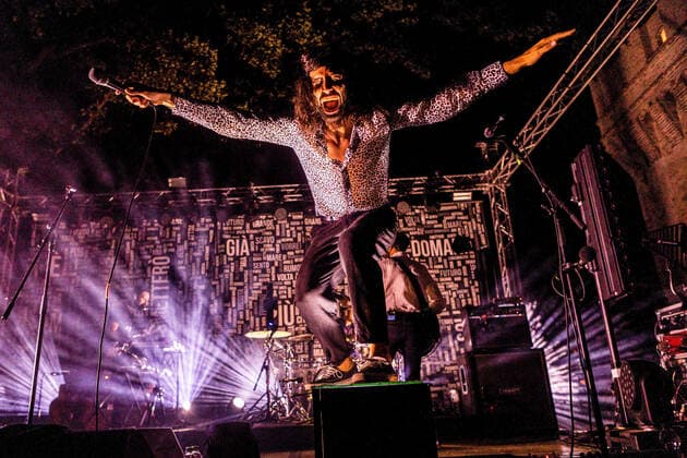 August 6, 2022, Montalto delle Marche, Italy: Aimone Romizi of Alternative Italian rock band Fast Animals and Slow Kids performs in the live concert. Montalto delle Marche Italy - ZUMAs197 20220806_zaa_s197_357 Copyright: xMairoxCinquettix