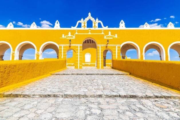 Izamal, Yucatan Peninsula - Mexico, Izamal, Mexico. Spanish colonial Yellow City, Convento de San Antonio in Yucatan Peninsula, 05.06.2020 00:04:19, Copyright: xemicristeax Panthermedia28504125.jpg