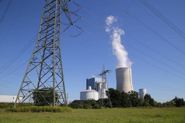 07.08.2022 Waltrop, NRW Kohlekraftwerk Datteln 4 mit Kohlelager *** 07 08 2022 Waltrop, NRW Datteln 4 coal-fired power plant with coal storage facility
