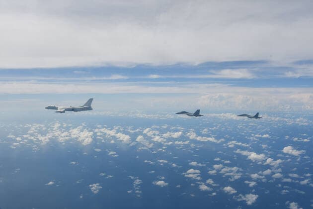 News Themen der Woche KW31 (220807) -- NANJING, Aug. 7, 2022 -- Warplanes of the Eastern Theater Command of the Chinese People s Liberation Army (PLA) conduct operations during joint combat training exercises around the Taiwan Island, Aug. 7, 2022. The Eastern Theater Command continued its joint combat training exercises as scheduled on Sunday in the waters and airspace around the Taiwan Island. The focus on Sunday was set on testing the capabilities of using joint fires to strike land targets and striking long-range air targets. (Photo by Li Bingyu Xinhua) CHINA-PLA-THE EASTERN THEATER COMMAND-JOINT EXERCISES (CN) GongxYulong 
