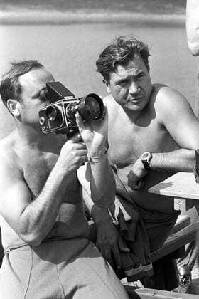 Archivbilder der Woche KW32 Anatoly Filipchenko and Viktor Gorbatko 623815 01.01.1969 Anatoly Filipchenko, spaceship commander (right) and research-engineer Viktor Gorbatko learn using a camera. Alexander Mokletsov Sputnik Moscow region Russia  Copyright: xAlexanderxMokletsovx