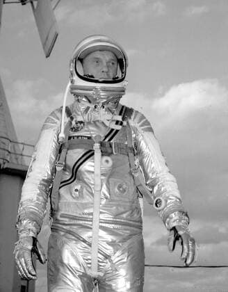 Astronaut John H. Glenn, one of the original seven astronauts for Mercury Project selected by NASA on April 27, 1959. The MA-6 mission, boosted by the Mercury-Atlas vehicle, was the first manned orbital launch by the United States, and carried Astronaut Glenn aboard the Friendship 7 spacecraft to orbit the Earth. Copyright: xpiemagsx piemagsspace-160656 !ACHTUNG AUFNAHMEDATUM GESCHÄTZT!
