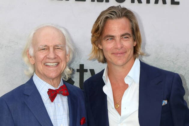 Bilder des Jahres 2022, Entertainment 08 August Entertainment Themen der Woche KW32 August 8, 2022, Los Angeles, CA, USA: LOS ANGELES - AUG 8: Robert Pine, Chris Pine at the Five Days at Memorial TV series premiere at Diretors Guild of America on August 8, 2022 in Los Angeles, CA Los Angeles USA - ZUMAb170 20220808_zap_b170_003 Copyright: xKayxBlakex