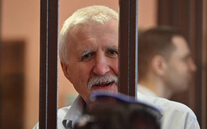News Themen der Woche KW32 News Bilder des Tages Belarus, Gruppe wegen m?glicher Umsturzversuche in Misnk vor Gericht Belarus Plotted Coup Defendants Trial 8250073 09.08.2022 Grigory Kostusev is seen inside a defendants cage before a court hearing, in Minsk, Belarus. Nine people are being accused in the criminal probe launched in Belarus into the failed coup and the assassination plot against President Alexander Lukashenko. These are Alexander Feduta, Yury Zenkovich, Grigory Kostusev, Olga Golubovich, Dmitry Shchigelsky, Alexander Perepechko, Pavel Kulazhenko, Vitaly Makarenko and Igor Makar. Viktor Tolochko Sputnik Minsk Belarus  Copyright: xViktorxTolochkox