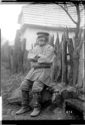 Russian Volhynian peasant Near Waldimir Wolinsky, probably in the area around the village of Pawlowicze, Russia, Volhynia; photographer: Kriegsvermessung 4. Copyright: xpiemagsx ausnl080421-1207 !ACHTUNG AUFNAHMEDATUM GESCHÄTZT!