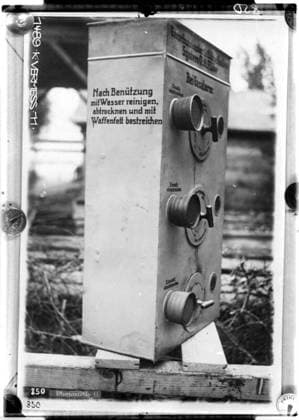 Gas protection box for 15 carrier pigeons in Trento Trentino; photographer: Kriegsvermessung 11. Copyright: xpiemagsx ausnl080421-1269 !ACHTUNG AUFNAHMEDATUM GESCHÄTZT!