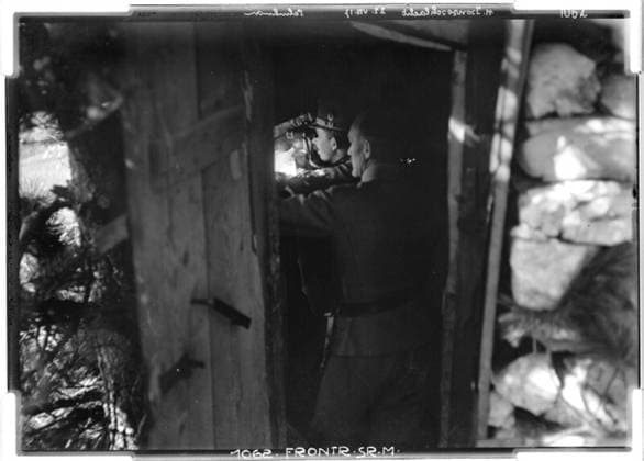 His Majesty In the 11th Battle of Isonzo; Isonzo front, Karst; photographer: Schuhmann. Copyright: xpiemagsx ausnl080421-1484 !ACHTUNG AUFNAHMEDATUM GESCHÄTZT!