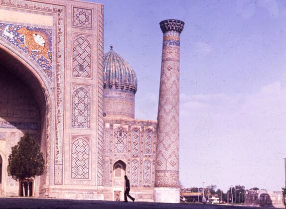 Archivbilder der Woche KW32 Impressionen des Sowjetreichs 1972 RUS, Sowjetunion, Moskau: Impressionen einer Fotoreise durch das Reich der UdSSR von Moskau, Sibirien , Taschkent und Samarkand in Usbekistan im Mai 1972. Samarkand RUS, Soviet Union, Moscow: Impressions of a photo trip through the empire of the USSR from Moscow, Siberia , Tashkent and Samarkand in Uzbekistan in May 1972. UdSSR *** Impressions of the Soviet Empire 1972 RUS, Soviet Union, Moscow Impressions of a photo trip through the empire of the USSR from Moscow, Siberia , Tashkent and Samarkand in Uzbekistan in May 1972 Samarkand RUS, Soviet Union, Moscow Impressions of a photo trip through the empire of the USSR from Moscow, Siberia , Tashkent and Samarkand in Uzbekistan in May 1972 USSR