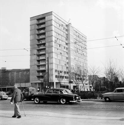 Archivbilder der Woche KW32 Am Sonntag Einweihung des neuen Studenten-Hochhauses Original-Bildunterschrift: Am Sonntag Einweihung des neuen Studenten-Hochhauses - Am Sparrplatz im Bezirk Wedding wird am 16. d. M. das 14-geschossige Hochhaus, das nach einem Entwurf des Architekten Walther Markschiess und einem Kostenaufwand von insgesamt sechs Millionen Mark errichtet wurde, seiner Bestimmung übergeben. Die Geldmittel wurden von der Ernst-Reuter-Stiftung zur Verfügung gestellt, Berlin, Deutschland 1961., Berlin Copyright: Kindermann UnitedArchivesKIN_7401000607
