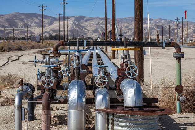 Oil field, Maricopa, Kern County, California, USA PeterxBennett 900_08_us_ca_82_315