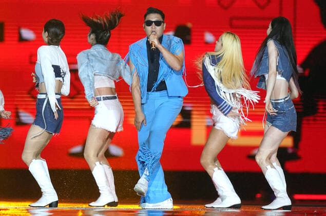 Entertainment Themen der Woche KW32 Entertainment Bilder des Tages SEOUL FESTA 2022, opening ceremony concert SEOUL, SOUTH KOREA, AUG 10: South Korean singer Park Jae-sang ( PSY ) during SEOUL FESTA 2022 opening ceremony concert at the Jamsil Stadium in Seoul, South Korea, on August 10, 2022. Seoul the Jamsil Stadium South Korea 7490_261790 Copyright: xSeokyongxLee PentaxPressx