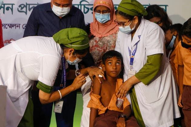 August 11, 2022, Dhaka, Dhaka, Bangladesh: 16 school children, aged between 5-11 years, have received the first shot of specially made Covid-19 vaccine as part of the trial run before the main campaign begins from August 25 in Dhaka on August 11,2022. Dhaka Bangladesh - ZUMAj163 20220811_zip_j163_001 Copyright: xAbuxSufianxJewelx