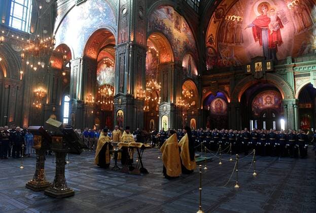 News Themen der Woche KW32 News Bilder des Tages Russia Air Force Day 8251558 12.08.2022 Servicemen attend a service dedicated to the 110th anniversary of the formation of the Russian Air Force, at the Resurrection of Christ Cathedral, the main Orthodox cathedral serving the Russian Armed Forces, near Kubinka, Moscow region, Russia. Mikhail Voskresenskiy Sputnik Odintsovo Moscow region Russia  Copyright: xMikhailxVoskresenskiyx