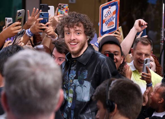 Bilder des Jahres 2022, Entertainment 08 August Entertainment Themen der Woche KW32 Entertainment Bilder des Tages NEW YORK, NY- August 11: Jack Harlow performs on NBC s Today Citi Summer Concert Series at Rockefeller Plaza in New York City on August 11, 2022. Copyright: xRWx