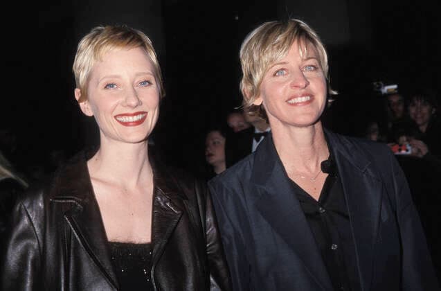 Archivbilder der Woche KW32 Feb 17, 2000 -, Beverly Hills, California, USA: Actress ANNE HECHE with comedian ELLEN LEE DEGENERES (born January 26, 1958) at the 2000 AFI Award Salute To Harrison Ford. Hollywood USA - ZUMAh84_ 20000217_yat_h84_399 Copyright: xKathyxHutchinsx