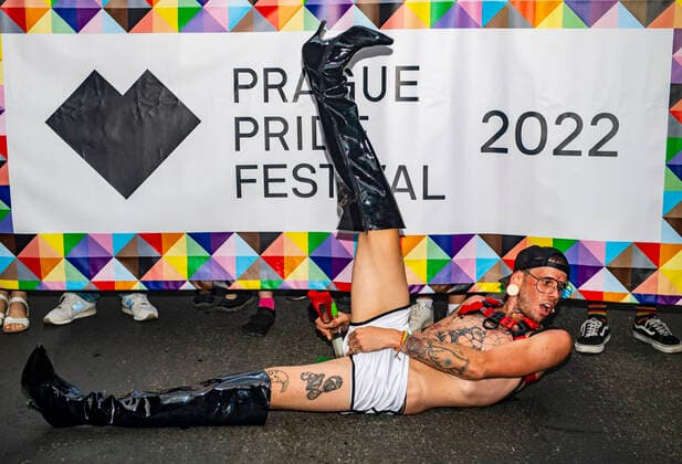 Bilder des Jahres 2022, Entertainment 08 August Entertainment Themen der Woche KW32 Entertainment Bilder des Tages Rainbow march staged witing Prague Pride festival of LGBT+ community in Wenceslas Square, Prague, Czech Republic, August 13, 2022. (CTKxPhoto RomanxVondrous) CTKPhotoP2022081305271 