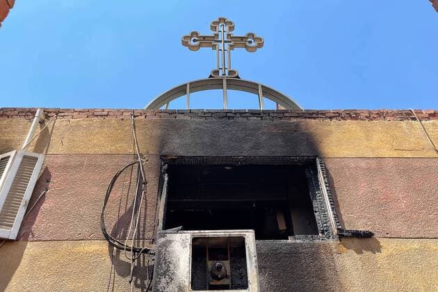 Bilder des Jahres 2022, News 08 August News Themen der Woche KW32 News Bilder des Tages Ägypten, Brand in einer koptischen Kirche im Großraum von Kairo (220814) -- CAIRO, Aug. 14, 2022 -- Photo taken on Aug. 14, 2022 shows the fire site at a Coptic church in Giza Province, Egypt. At least 41 people were killed and 12 injured in a massive fire that broke out in a Coptic church in Egypt s Giza Province on Sunday, the Egyptian Health Ministry said. ) EGYPT-GIZA-CHURCH-MASSIVE FIRE AhmedxGomaa 
