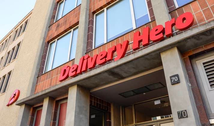 14 . 08 . 2022 , Berlin Mitte : Delivery hero , Geschäftsstelle in der Oranienburger Straße Ecke Tucholskystraße . *** 14 08 2022 , Berlin Mitte Delivery hero , Office in Oranienburger Straße corner Tucholskystraße