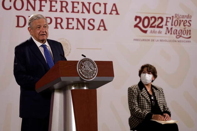 Mexiko, Präsident Andres Manuel Lopez Obrador Pressekonferenz in Mexiko-Stadt August 15, 2022, Mexico City, Mexico City, Mexico: August 15, 2022, Mexico City, Mexico: Mexican President Andres Manuel Lopez Obrador with outgoing Secretary of Public Education Delfina Gomez during the daily media conference at the National Palace in Mexico City, Mexico. on August 15, 2022 in Mexico City, Mexico Mexico City Mexico - ZUMAe321 20220815_zia_e321_024 Copyright: xLuisxBarronx xEyepixxGroupx