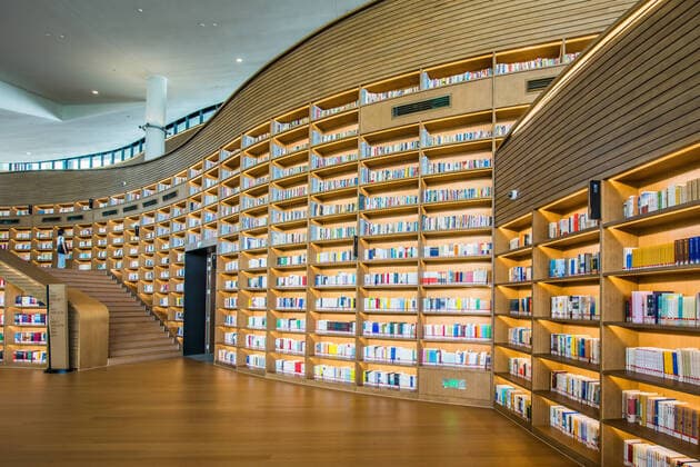 Creative Highlights World Tianfu arts and humanities to the library , 07.08.2022, Copyright: xViewStockx, 366-0002996.jpg, Sichuan, chengdu, the tianfu arts and humanities library, architecture, modern architecture, landscape, urban landscape, the library, books, art books, reading, reading, modern library, the books Copyright: xViewStockx