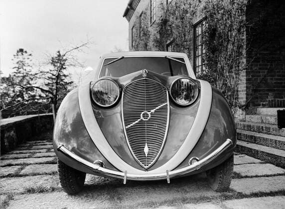 Funkis car. Gustaf LM Ericsson s Venus-Volvo.From athletic leaves November 23, 1933 Retrieved: This is Sweden s currently most recurred car, namely Gustaf LM-Ericsson Volvo, with its at Nordberg s built Strömlinjekaross. The carriage is built on a standard chassis, but its exterior deviates from everything that was previously seen in this country and also its interior differs from everything that was previously achieved in the body building industry. Copyright: xpiemagsx teckn030421-2400 !ACHTUNG AUFNAHMEDATUM GESCHÄTZT!