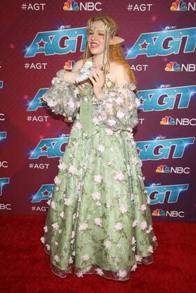 16 August 2022 - Pasadena, California - Freckled Zelda. Red Carpet For America s Got Talent Season 17 Live Show held at Sheraton Pasadena Hotel in Pasadena. Photo Credit: AdMedia 283244 2022-08-16 CA Pasadena Etats-Unis  Copyright: xAdMediax STAR_283244_043