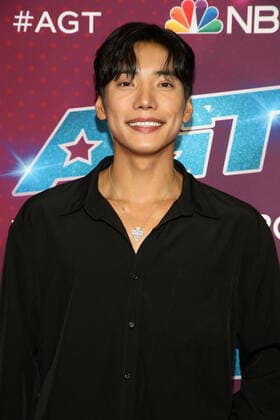 16 August 2022 - Pasadena, California - Yu Hojin. Red Carpet For America s Got Talent Season 17 Live Show held at Sheraton Pasadena Hotel in Pasadena. Pasadena USA - ZUMAa123 20220816_zaa_a123_071 Copyright: xFSx