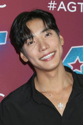 LOS ANGELES - AUG 16: Yu Hojin at the America s Got Talent Season 17 - Live Show Red Carpet at Pasadena Sheraton Hotel on August 16, 2022 in Pasadena, CA  Copyright: xHutchinsxPhotox xipa-agency.netx x 2022xKathyxHutchinsx xHutchinsx