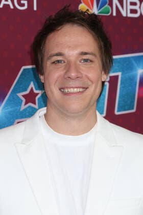 August 16, 2022, Pasadena, CA, USA: LOS ANGELES - AUG 16: Gabe Brown at the America s Got Talent Season 17 - Live Show Red Carpet at Pasadena Sheraton Hotel on August 16, 2022 in Pasadena, CA Pasadena USA - ZUMAnc22 20220816_zaa_nc22_006 Copyright: xKathyxHutchinsx