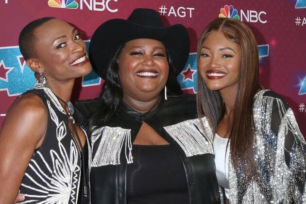 August 16, 2022, Pasadena, CA, USA: LOS ANGELES - AUG 16: Chapel Hart, Trea Swindle, Danica Hart, Devynn Hart at the America s Got Talent Season 17 - Live Show Red Carpet at Pasadena Sheraton Hotel on August 16, 2022 in Pasadena, CA Pasadena USA - ZUMAnc22 20220816_zaa_nc22_021 Copyright: xKathyxHutchinsx