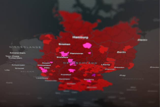 Dashboard des RKI, die 7-Tage-Inzidenz liegt nun bei 314,2 7-Tage-Inzidenz, Dashboard des RKI auf einem Monitor am 18.08.2022 in Siegen Deutschland.