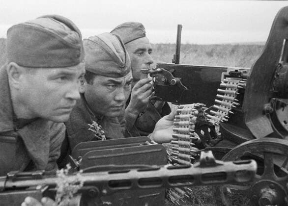 WWII MACHINE-GUN 2505 01.04.1943 A machine-gun crew firing at the enemy. Vladimir Sputnik Volgograd Russia  Copyright: xVladimirx