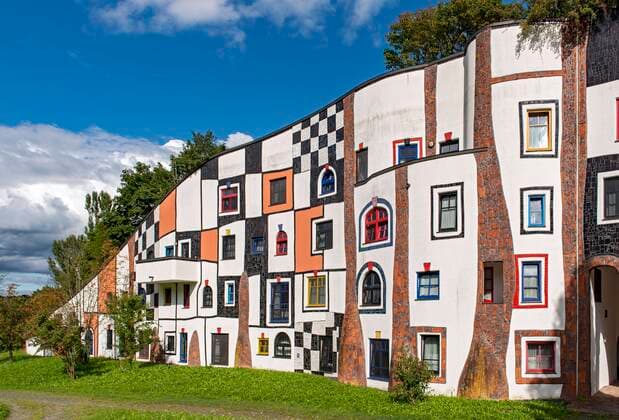 Kunsthaus (Art House) building of Rogner Thermal Spa and Hotel designed by Hundertwasser, Bad Blumau, Austria Allxrightsxreserved 60026_12_aut21blm037