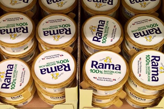 Rama Margarine. Rama ist eine Marke der Upfield Holdings, unter der seit 1924 groesstenteils pflanzliche Streichfette und Margarinen in Deutschland, Oesterreich und seit 1954 - damals als Planta - auch in der Schweiz angeboten werden. Bis 2018 war der Unilever-Konzern Markeninhaber *** Rama Margarine Rama is a brand of Upfield Holdings, under which mostly vegetable spreads and margarines have been offered since 1924 in Germany, Austria and since 1954, at that time as Planta, also in Switzerland Until 2018, the Unilever Group was the brand owner