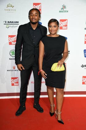 Christopher Nkunku mit Freundin Amelie Kalombo beim SPORT BILD-Award 2022 in der Fischauktionshalle in Hamburg am 22.08.2022