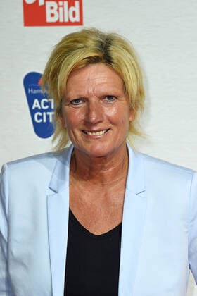 Claudia Neumann beim SPORT BILD-Award 2022 in der Fischauktionshalle in Hamburg am 22.08.2022