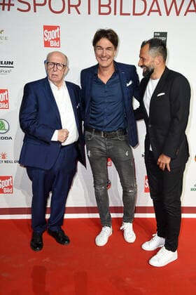 Reiner Calmund, Matze Knop, Hasan Salihamidzic beim SPORT BILD-Award 2022 in der Fischauktionshalle in Hamburg am 22.08.2022
